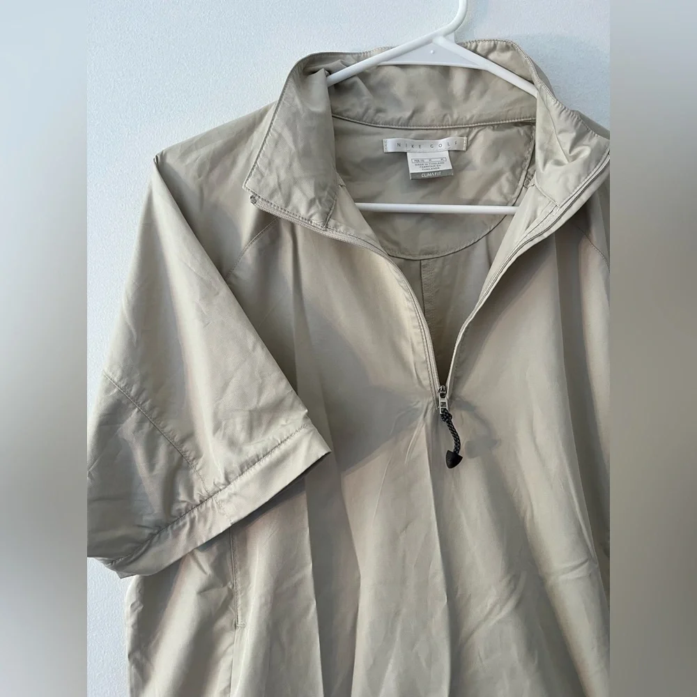 Nike Light Beige Short-Sleeve Pullover Windbreaker